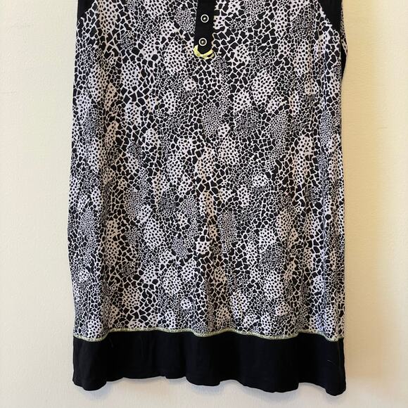(2) Dillards Pajamas M shorts / S top AOP black white giraffe animal print - Picture 4 of 15